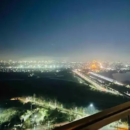 Luxury Stay 36 Th Floor-Noida Exterior photo