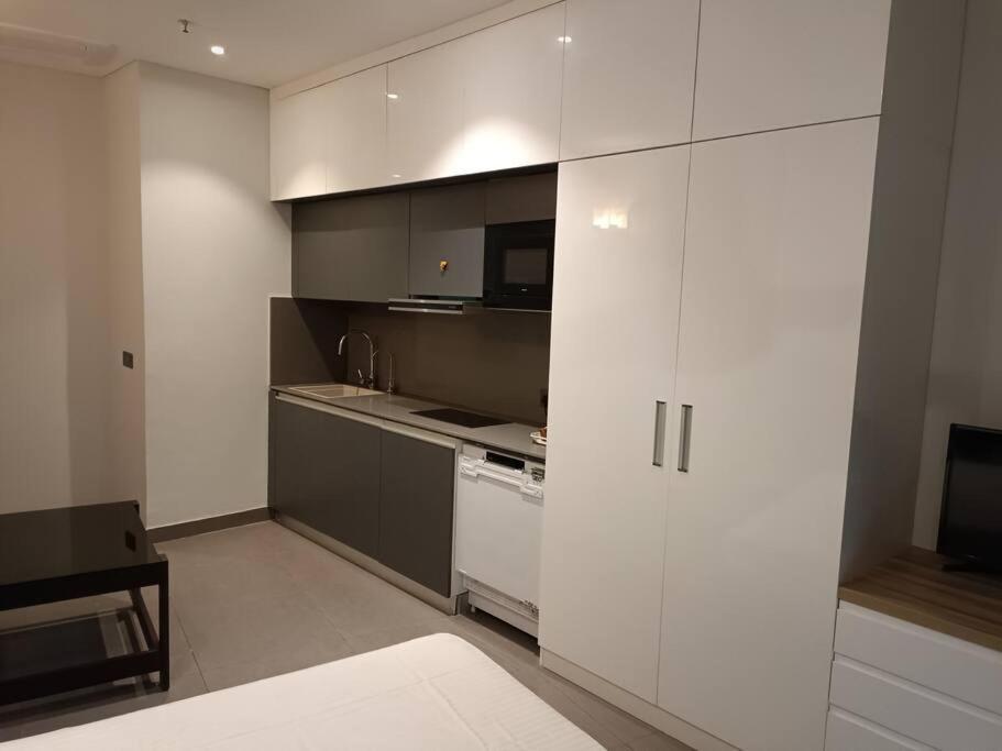 Luxury 36 Th Floor-noida * Noida